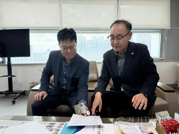 [크기변환]251126 김영민 의원, ‘양지지구-서울역’·‘강남대-서울역’ 직행 광역버스 2개 노선 확정 환영 (2).jpg