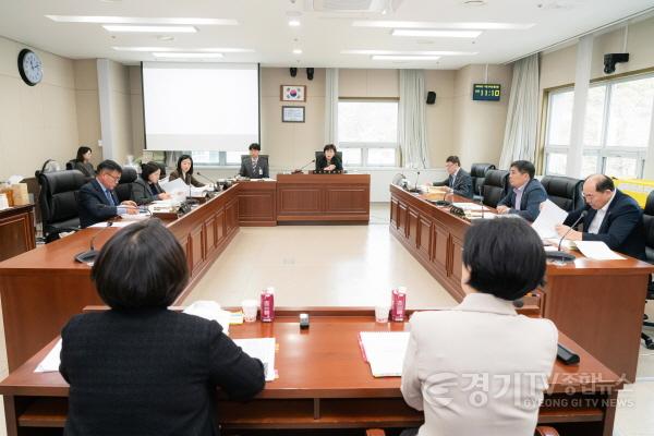 [크기변환]사진1. 용인특례시의회 문화복지위원회(위원장 김상수)는 24일 위원회 소관 처인·기흥·수지 3개 구 보건소에 대한 8일.JPG