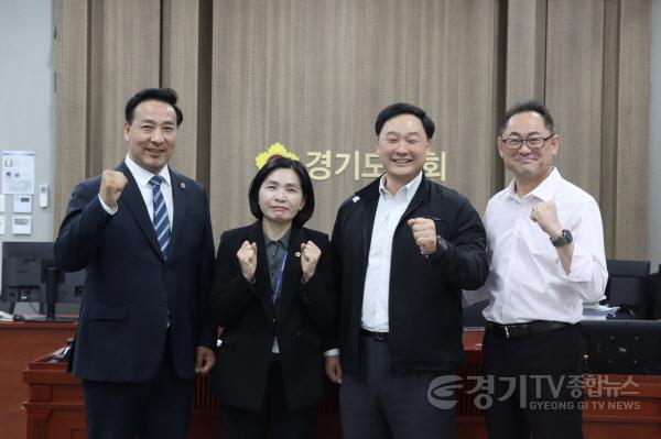 [크기변환]251128 황세주 의원, 삭감된 경기도 복지예산 복원 이끌어.jpg