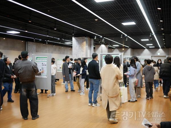 [크기변환]251130_경기도교육청미래과학교육원부설영재교육원_2025산출물_발표회_및_종강식_성료(사진)_(1).jpg