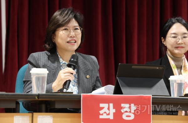 [크기변환]251202 이애형 의원, 학생 건강권 강화 위한 ‘학교 안심 체계’ 논의 본격화 (2).jpg