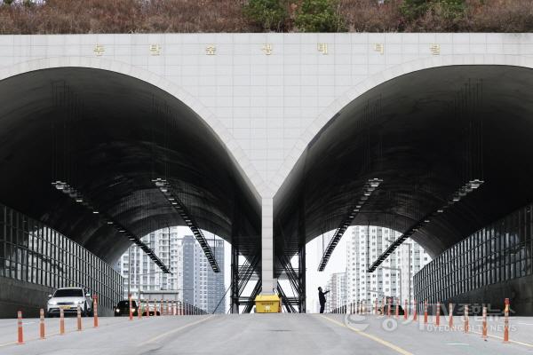 [크기변환]5-1. 동탄숲 생태터널 경관.jpg