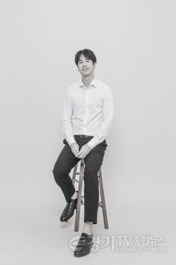 [크기변환]김은준 연주자 사진.jpeg