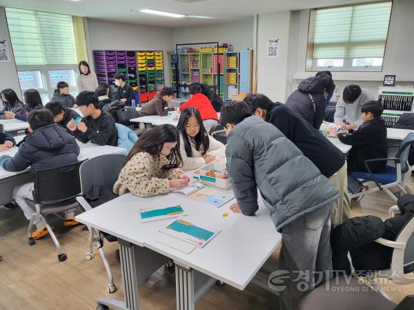 [크기변환]251207_경기도교육청미래과학교육원__융합체험_탐구나눔_행사_'해피온데이'_운영(사진)_(3).jpg