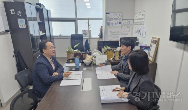 [크기변환]251205 임창휘 의원, “도자공원 내 시설의 문턱은 낮추고, 지역 상권의 활력은 채워야 해”2.jpg