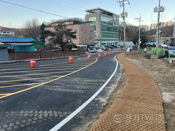 [크기변환]1. 용인특례시는 고기교~고기초 후문을 잇는 도로를 확장·정비했다고 밝혔다..jpg