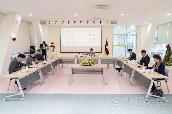 [크기변환]20251211 용인특례시의회 유진선 의장, 경기도시‧군의회의장 남부권협의회 제57차 정례회의 참석(2).jpg