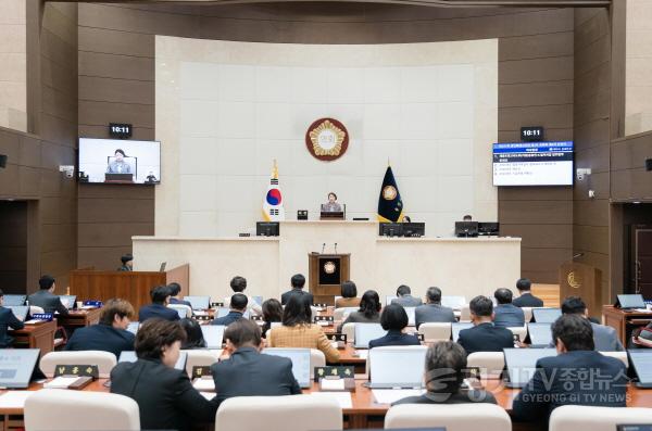 [크기변환]20251212 용인특례시의회  제297회 제2차 정례회 폐회(1).jpg