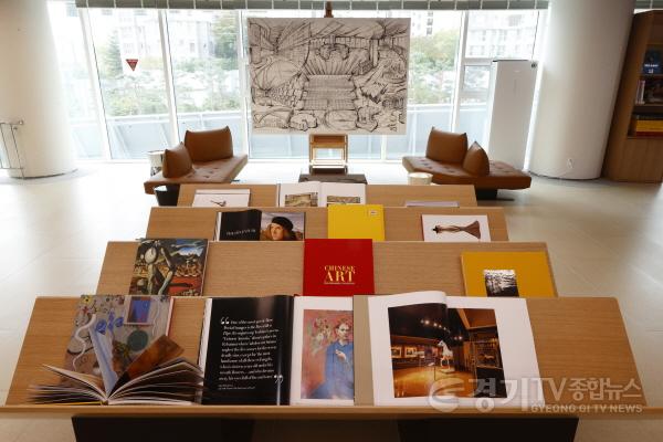 [크기변환]3층 아트북 라운지.jpg