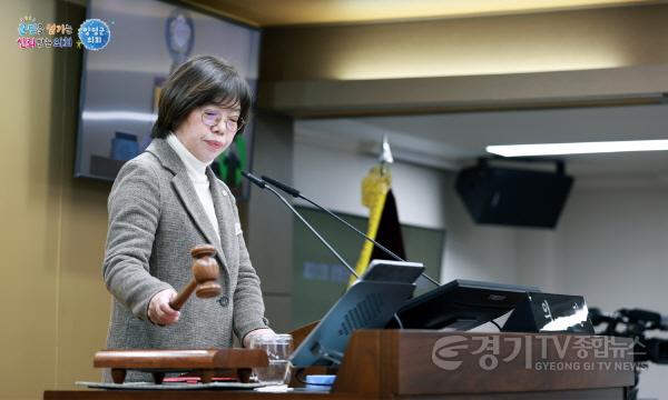 [크기변환]제312회 양평군의회 제2차 정례회 폐회1 (3).jpg