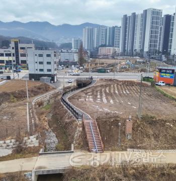 [크기변환]1-2. 용인특례시는 모산소하천 산책로를 조성했다.jpg