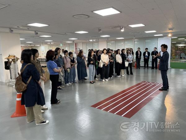 [크기변환][사진4] 용인문화재단, 2025 예술교육 매개자 아트러너 사업 성료.jpg