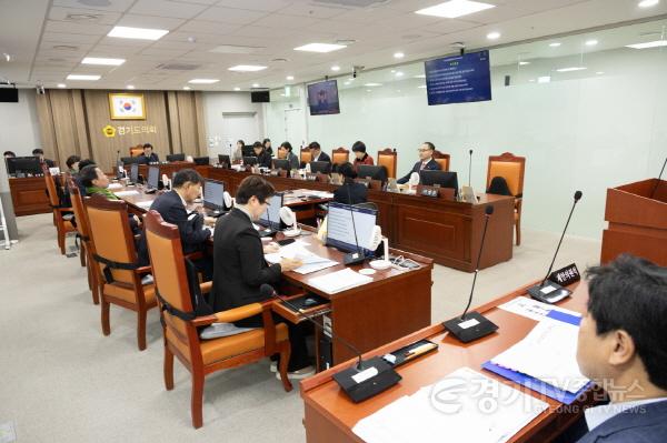 [크기변환]251223 건설교통위원회, 올해 마지막 상임위 “행감 및 예산심의 도정 반영” 당부  (4).JPG.jpg