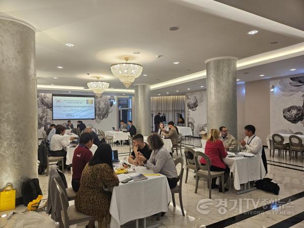 [크기변환]1-1. (주)화이어제로가 2024 동유럽 시장개척단에 참가한 모습..jpg