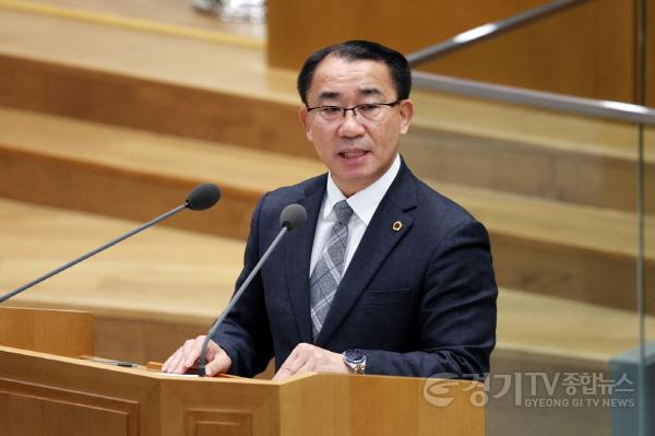 [크기변환]251229 김선영 의원, 2025년 마지막 본회의서 2026년 예산안 심사보고 끝으로 올해 의정활동 마무리 (1).jpg