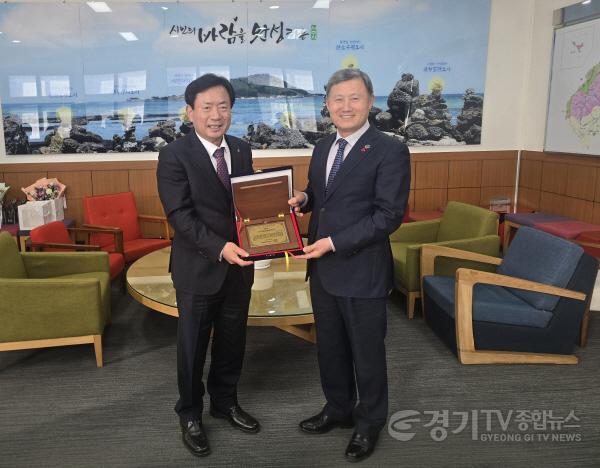 [크기변환]25.12.30. 보도자료사진(수원농협).jpg