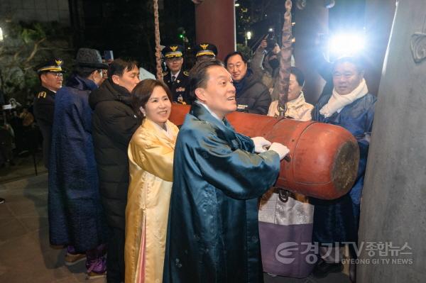 [크기변환]사진5)이재준 수원특례시장, “새해 시민 여러분께서 소망하시는 모든 것을 성취하시길 기원하겠다”.jpg