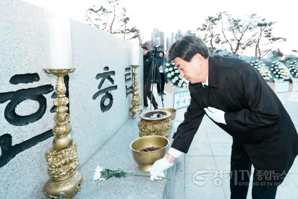 [크기변환]광주시, 2026년 병오년 새해맞이 현충탑 참배…순국선열 희생정신 기려 (1).jpg