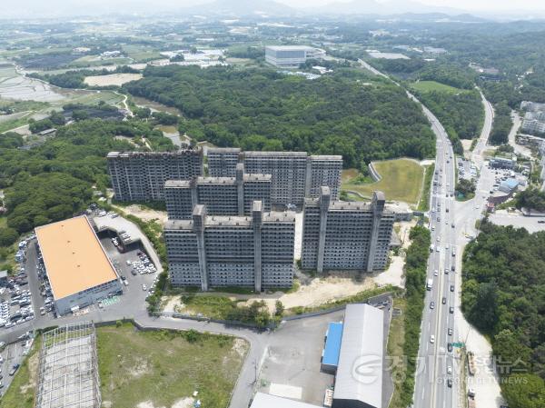 [크기변환]2. 이천시 장호원읍 이황리 장기방치 공동주택 공사 재개 기반 마련.jpg