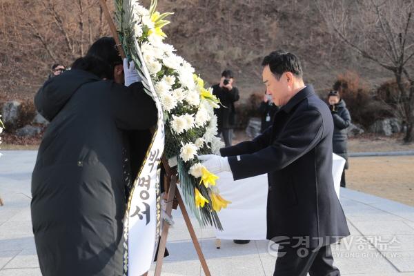 [크기변환]1-1. 사진(현충탑 참배_박명서 의장).JPG