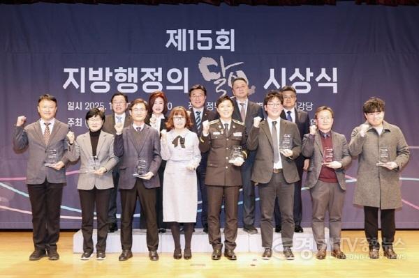 [크기변환]1. 이천시 김은미 사서사무관 사서직 최초 지방행정의 달인 선정1.jpg