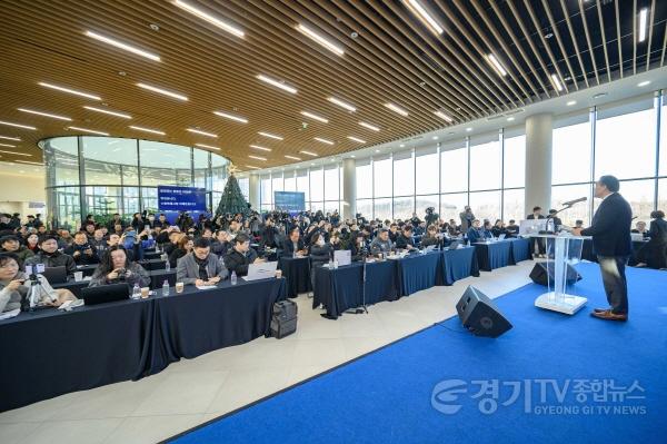 [크기변환]사진7)이재준 수원특례시장, “시민이 체감하는 수원 대전환으로 새로운 수원 완성하겠다”.jpg
