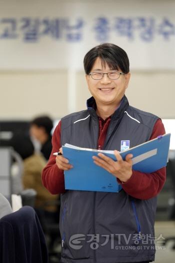 [크기변환]1-1. 체납액 징수 공무원이 건넨 따뜻한 말 한마디, 모든 걸 포기했던 한 시민을 살렸다.jpg