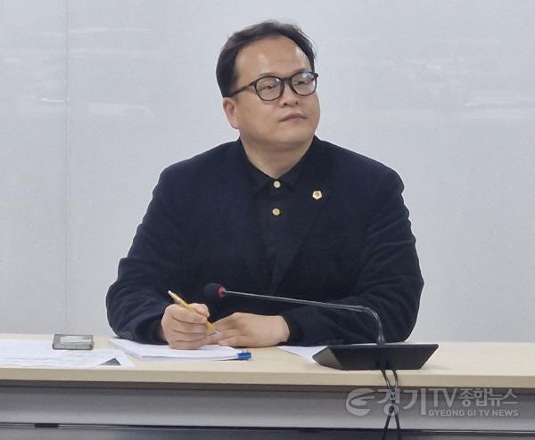 [크기변환]260113_임창휘_의원__RE100-데이터센터_조례_4월_발의_목표...관계부서_정담회_개최_(1).jpg