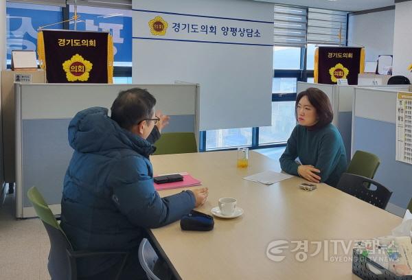 [크기변환]260122_이혜원_의원__양평_지역_현안_논의_위한_민원_정담회_개최__양평_농축산물_유통_활성화_방안_논의.jpg