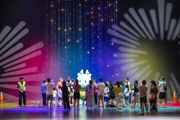 [크기변환][사진] 2025 비하인드 더 스테이지.JPG