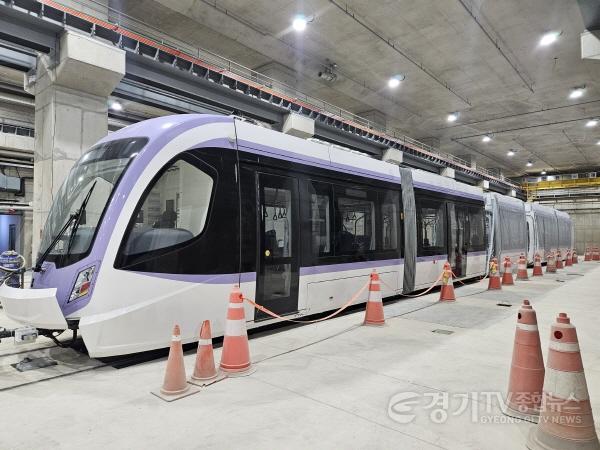 [크기변환]교통기획과-27일 위례 차량기지에 입고된 위례선(트램) 차량 모습.jpg
