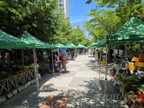 [크기변환]1. (농축산유통과)안성시 2026년 농업인 직거래장터 참여 농가 모집 (2).jpg