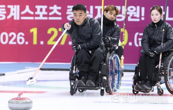 [크기변환]왼쪽부터 차진호 이용석 백혜진.jpg