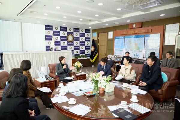 [크기변환]20260130 원주시의회 원주특례시추진특별위원회, 용인특례시의회 방문(2).jpg