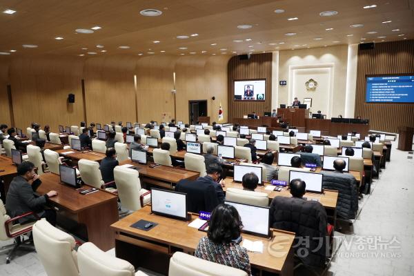 [크기변환]제398회 수원특례시의회 임시회 제2차 본회의 모습.jpg