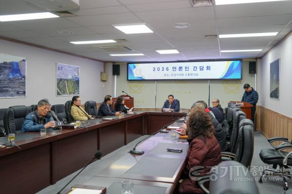 [크기변환]260209 2 경기TV종합뉴스 본부장 및 기자단 차담회 06.jpg