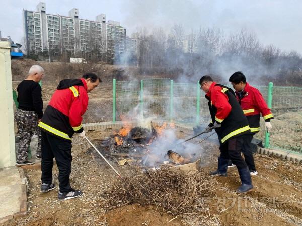 [크기변환]20. (산림녹지과)안성시 설 연휴 대비 산림인접지 불법소각행위 특별단속 (2).jpeg