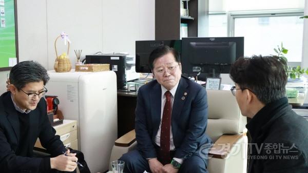 [크기변환]260213 허원 의원, “자연보전권역 산단 클러스터, 이천 중심 실행전략 필요” (1).jpg