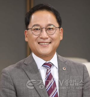 [크기변환]260213 안광률 의원, 전국 최초 학교 휴대전화 사용 조례 본회의 통과.PNG.png