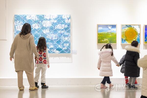 [크기변환][사진2] 사진(미술관의동물원__전시관람2.jpg