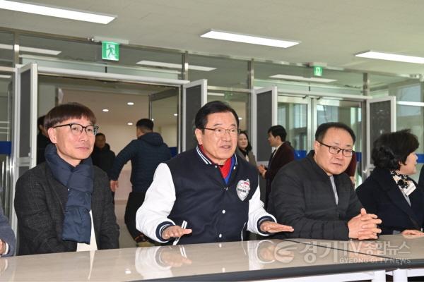 [크기변환](사진1)“설레는 첫걸음, 안전한 등굣길”··· 하남시 교육지원청 한홀중 안전개교 준비 총력전 (1).jpg