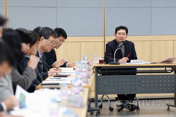 [크기변환]6-1. 23일 기흥구청에서 열린 간부 공무원 회의에 참석한 이상일 시장이 발언하고 있다 (1).jpg