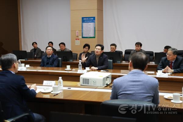 [크기변환]6-2. 23일 삼성전자 기흥캠퍼스에서 이상일 시장이 발언하고 있다.jpg