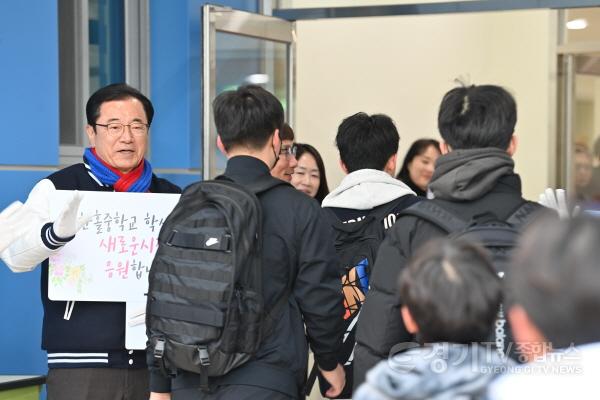 [크기변환](사진3)미사 과밀학급 숙원 풀었다… 한홀중 개교로 하남 교육 품격 한 단계 도약.jpg