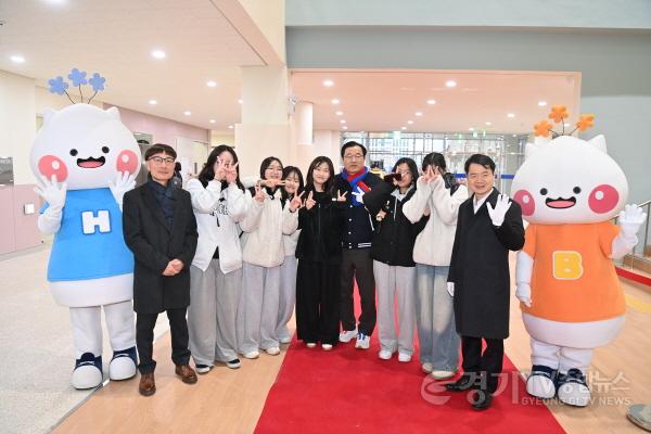 [크기변환](사진1)미사 과밀학급 숙원 풀었다… 한홀중 개교로 하남 교육 품격 한 단계 도약.jpg