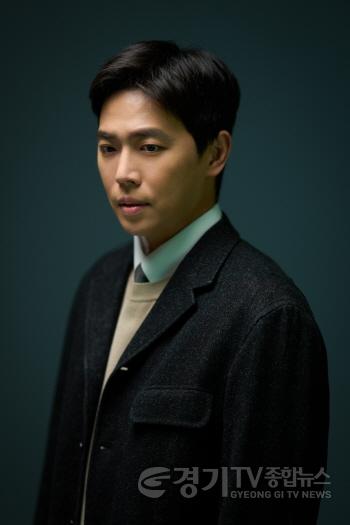 [크기변환]이미지(3)_출연자 사진_이동하(박동훈 역).jpg