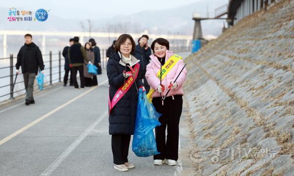[크기변환]양평군의회 봄맞이 대청소 2.jpg