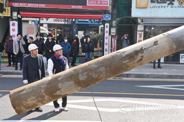[크기변환](사진2)“거미줄 전선 이제 안녕”…하남 신장시장, 전봇대 뽑고 원도심 하늘 열었다.jpg