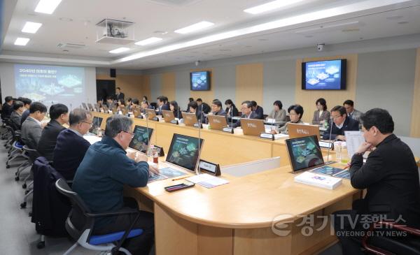 [크기변환]8-2. 용인특례시는 9일 시청 영상회의실에서 ‘용인비전 2040 미래도시 발전 전략 연구’ 최종보고회를 개최했다.JPG