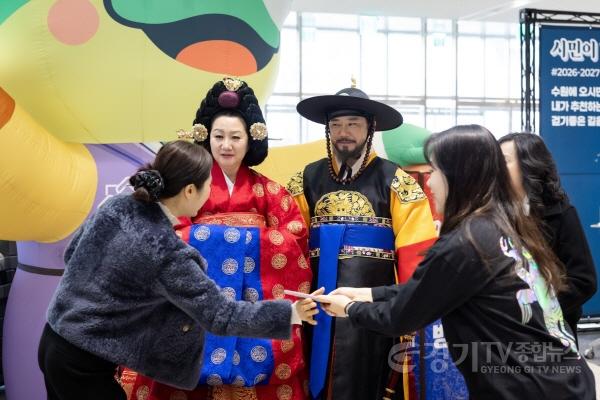 [크기변환]1-2.정조대왕 혜경궁홍씨.jpg